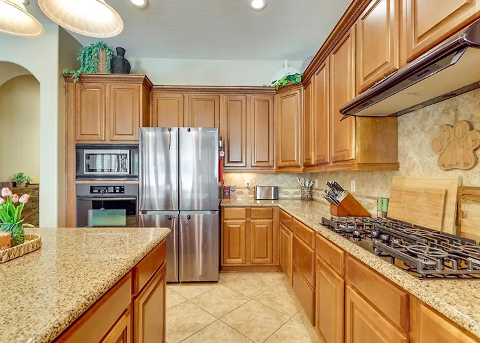 Pool, Hot Tub, Toys! Family Home, 4 Mi To Luke Afb *