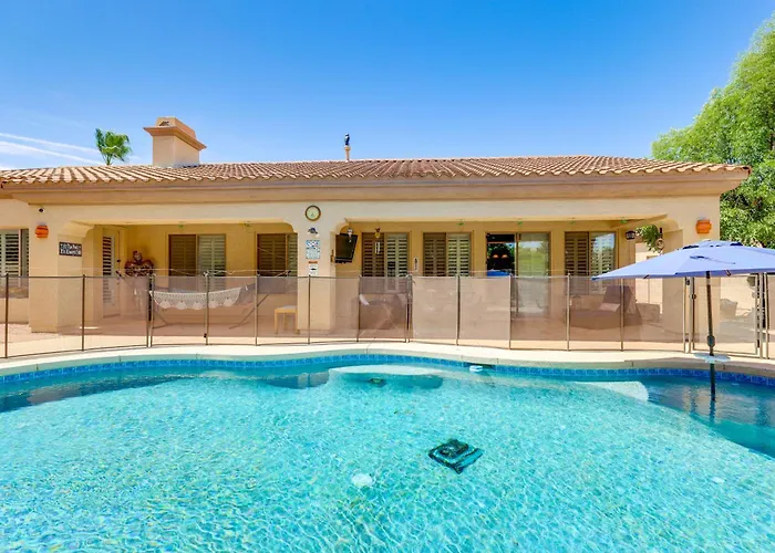 Pool, Hot Tub, Toys! Family Home, 4 Mi To Luke Afb Holiday home *